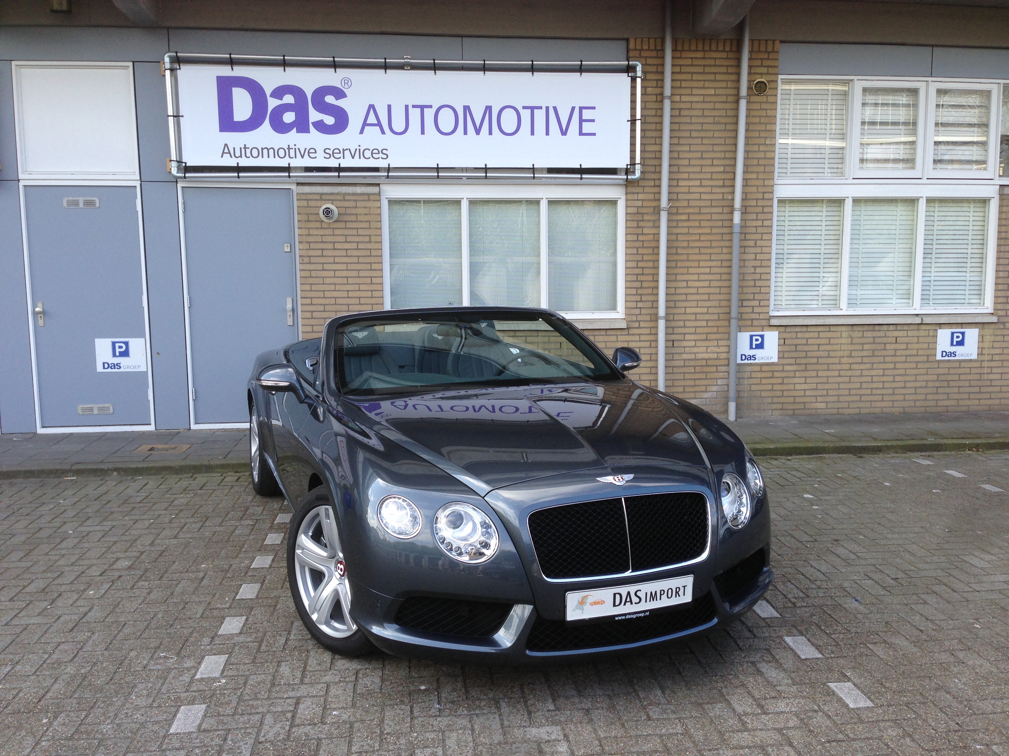 Importauto: Bentley Continental GTC V8 1/2013