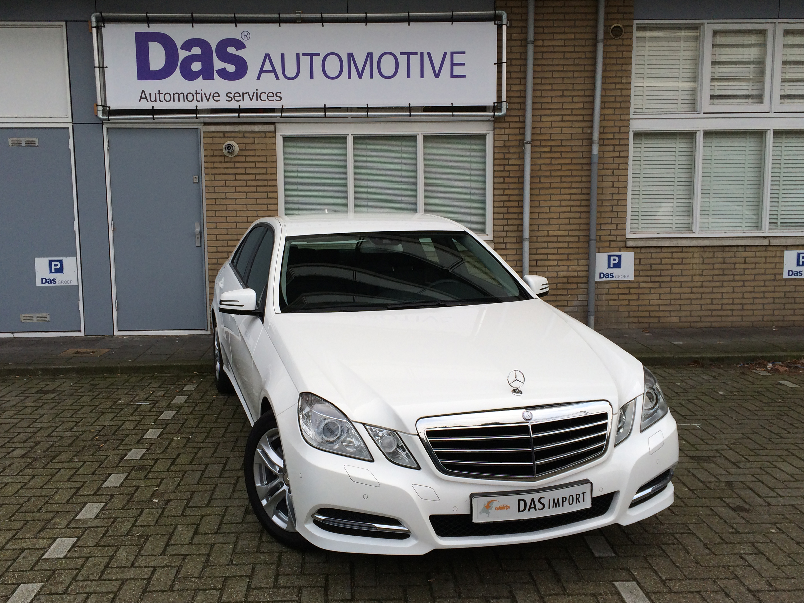 Importauto: Mercedes-Benz E200 Avantgarde 10/2012