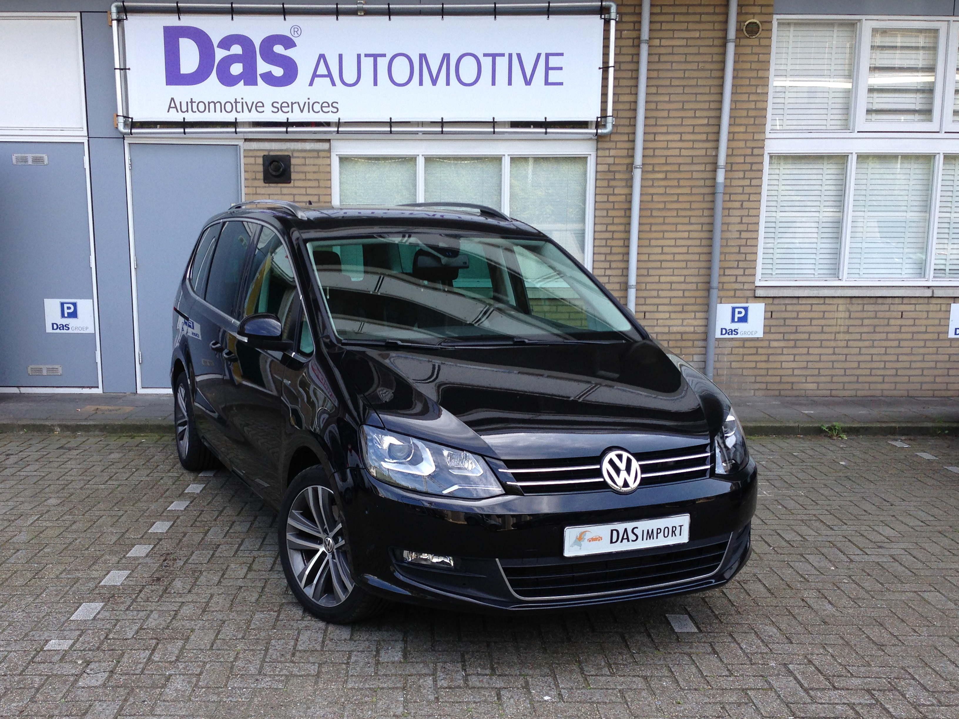 Importauto: Volkswagen Sharan Diesel 2.0 TDI 130kW Highline BMT DSG 6/2013