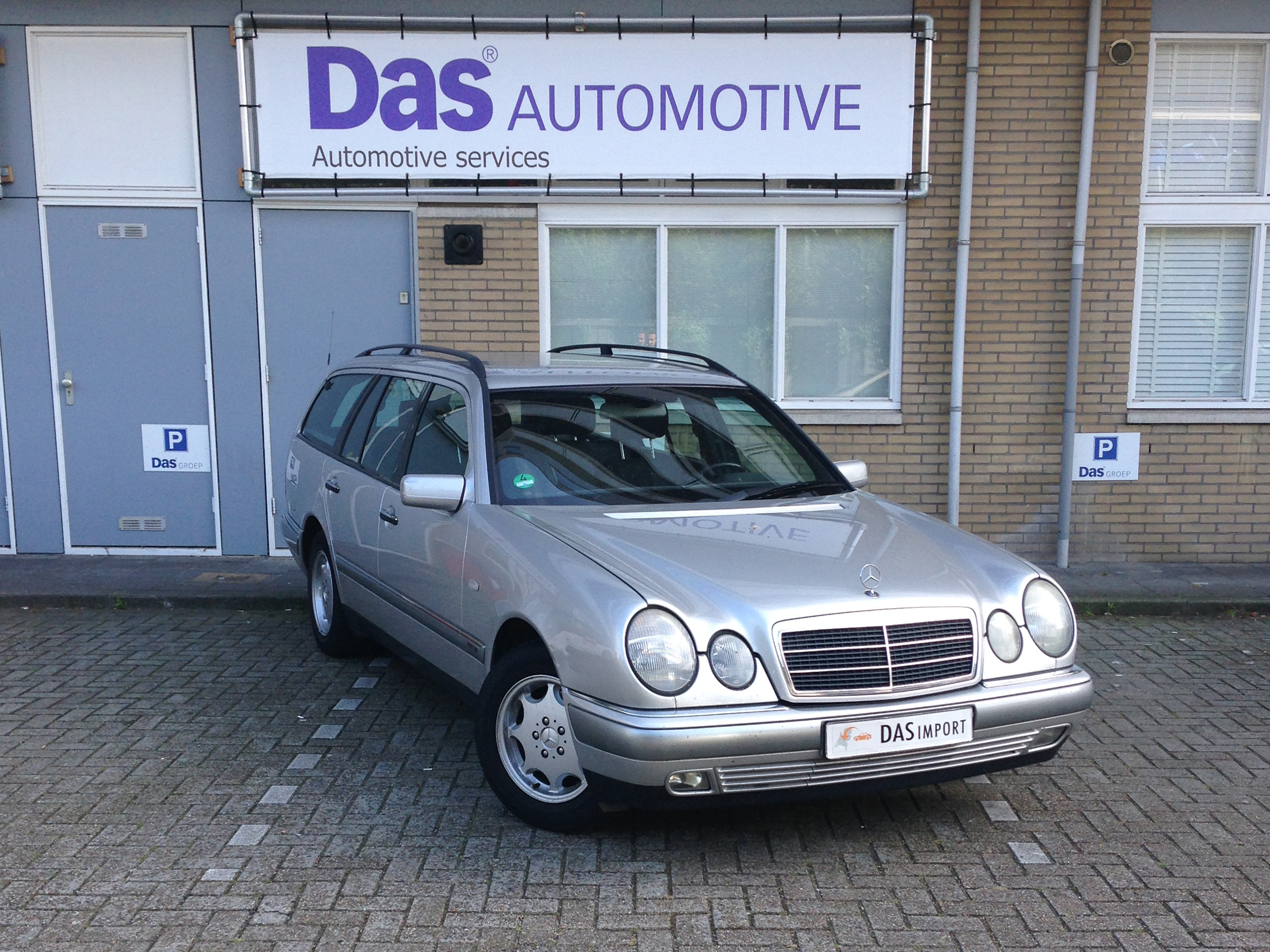 Importauto: Mercedes-Benz E-klasse Combi 240 Elegance 3/1998