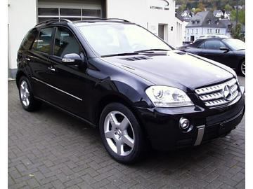 Importauto: Mercedes-Benz ML 500 8/2005