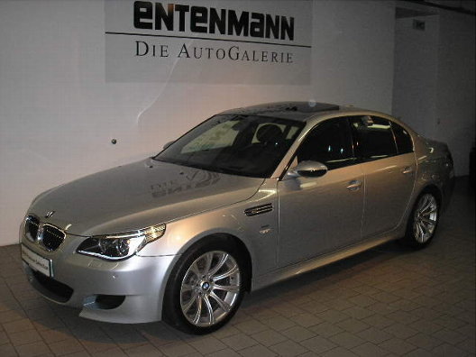 Importauto: BMW M5 4/2005