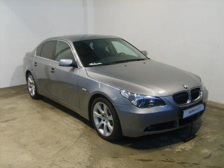 Importauto: BMW 545i 2/2004