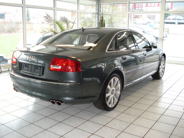 Importauto: Audi S8 5.2 FSI quattro 2/2007