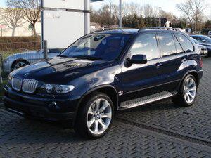 Importauto: BMW X5 4.8i 9/2006