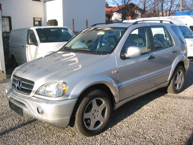 Importauto: Mercedes-Benz ML 55 AMG 8/2000