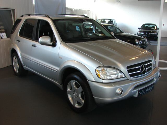 Importauto: Mercedes-Benz ML 55 AMG 12/2001