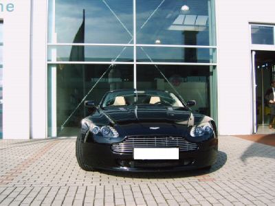 Importauto: Aston Martin V8 8/2007