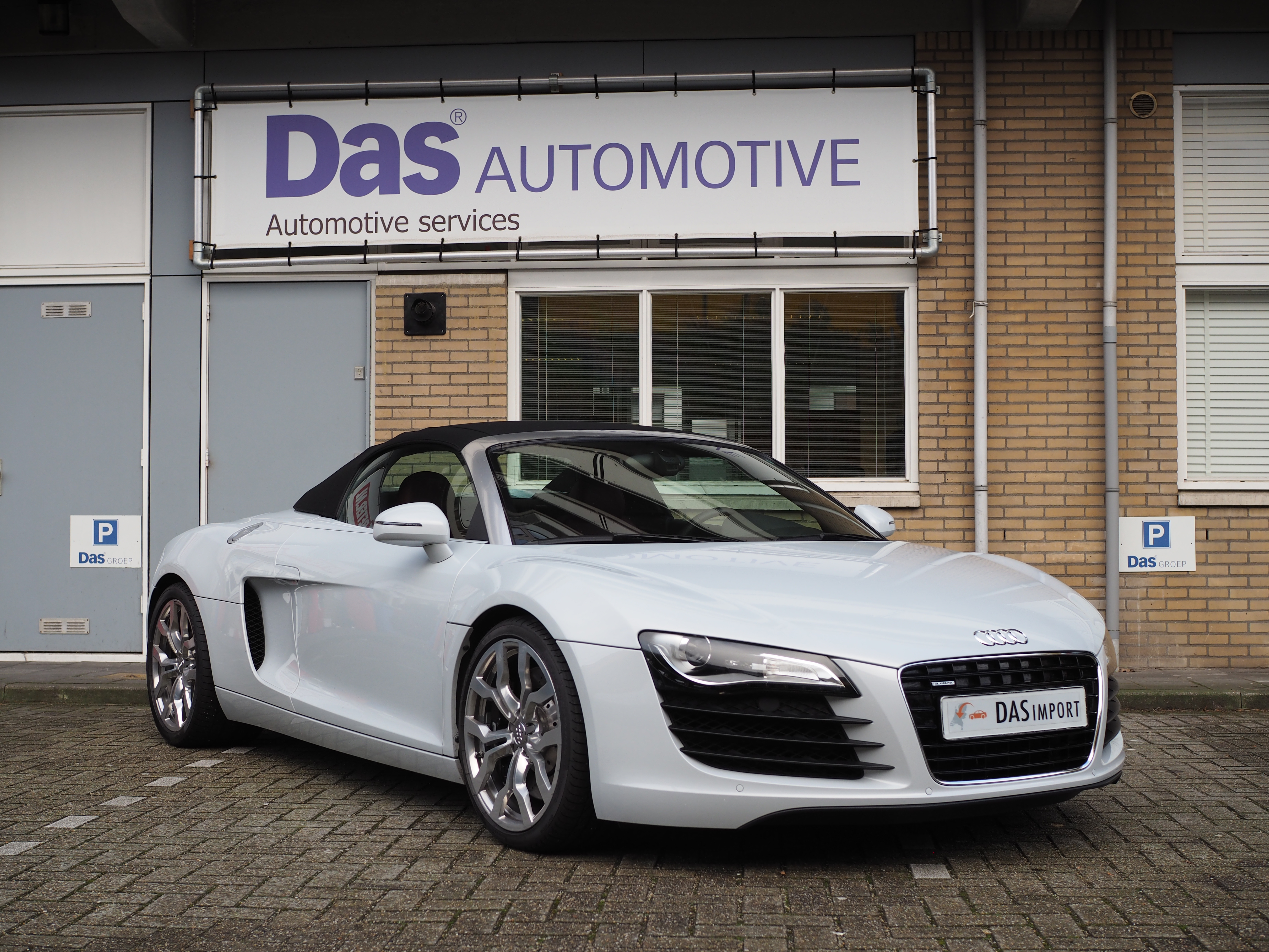 Importauto: Audi R8 Spider 4.2 FSI R-Tronic 7/2011