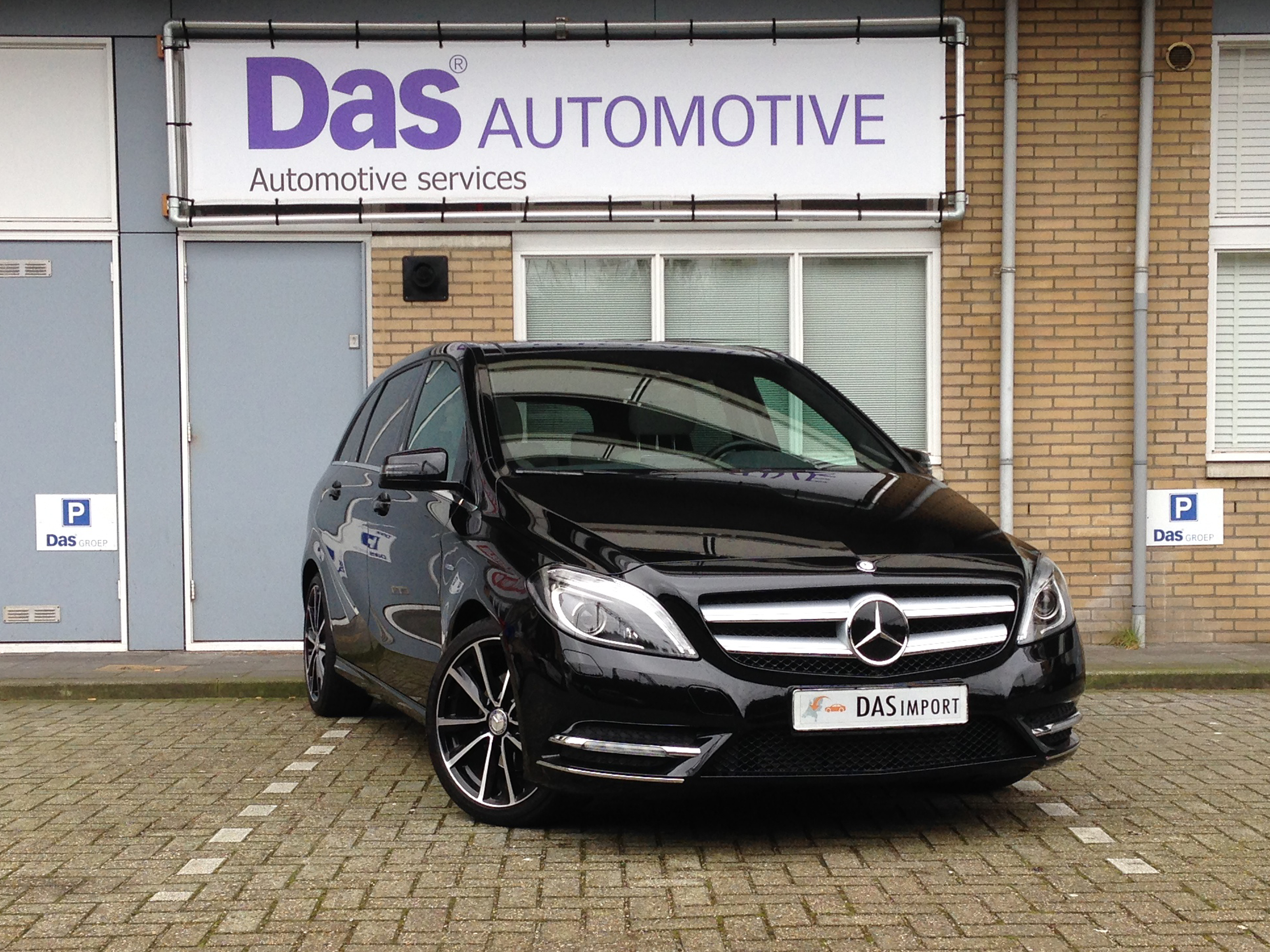 Importauto: Mercedes-Benz B-Klasse B 200 BlueEFFICIENCY Aut. 1/2012