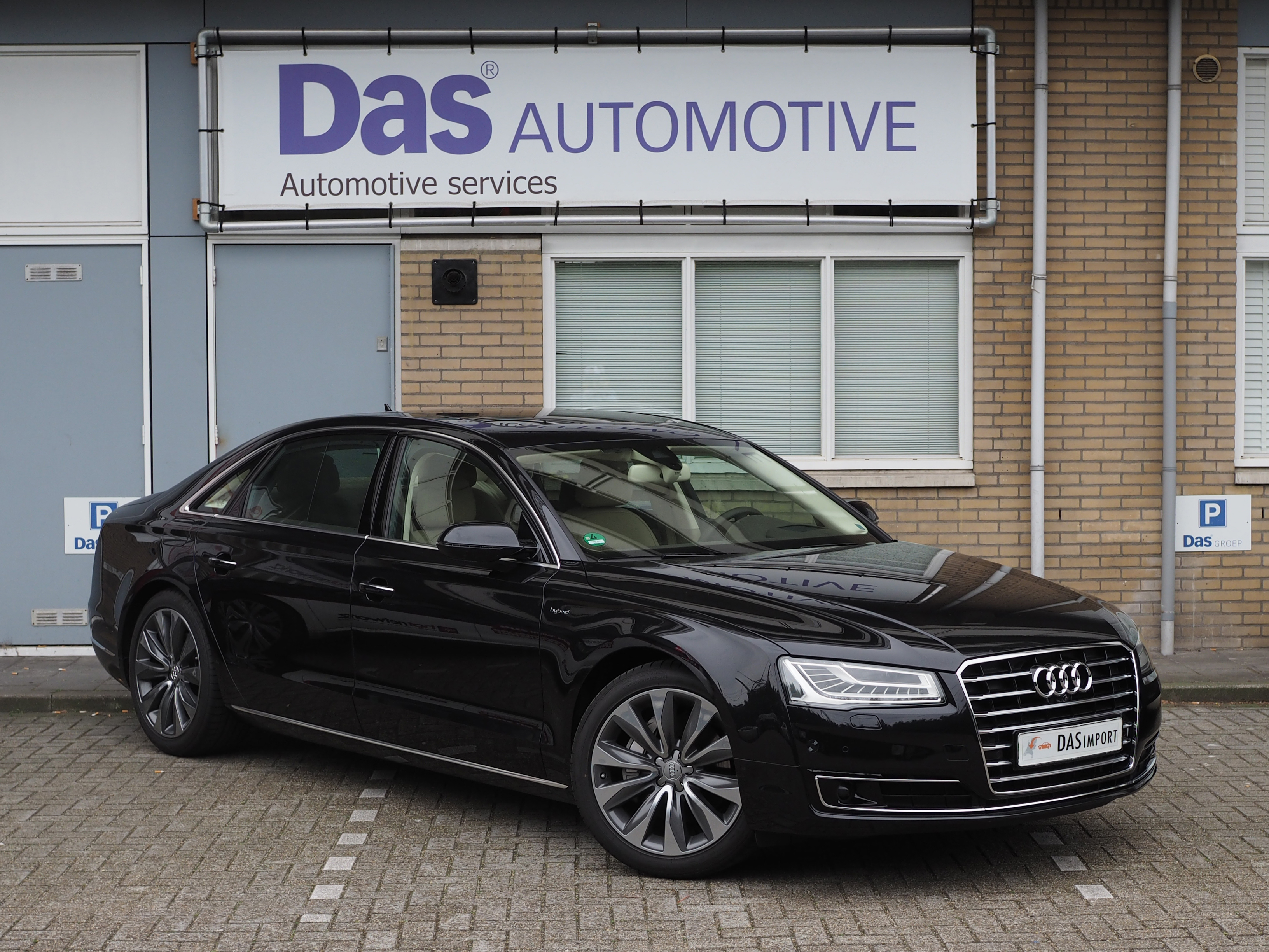 Importauto: Audi A8 2.0 TFSI Hybrid 3/2014