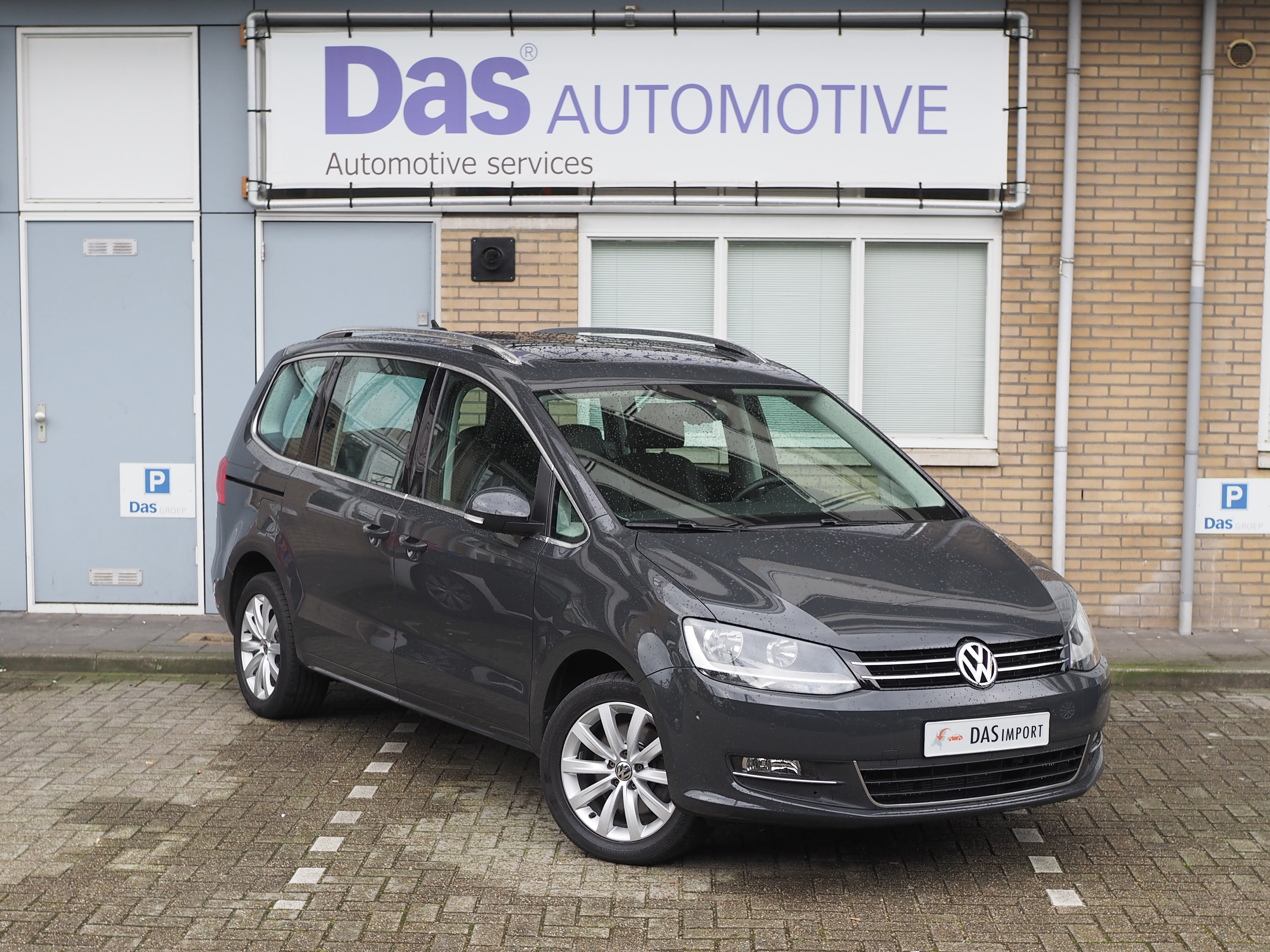 Importauto: Volkswagen Sharan Highline 2.0D DSG 7/2011