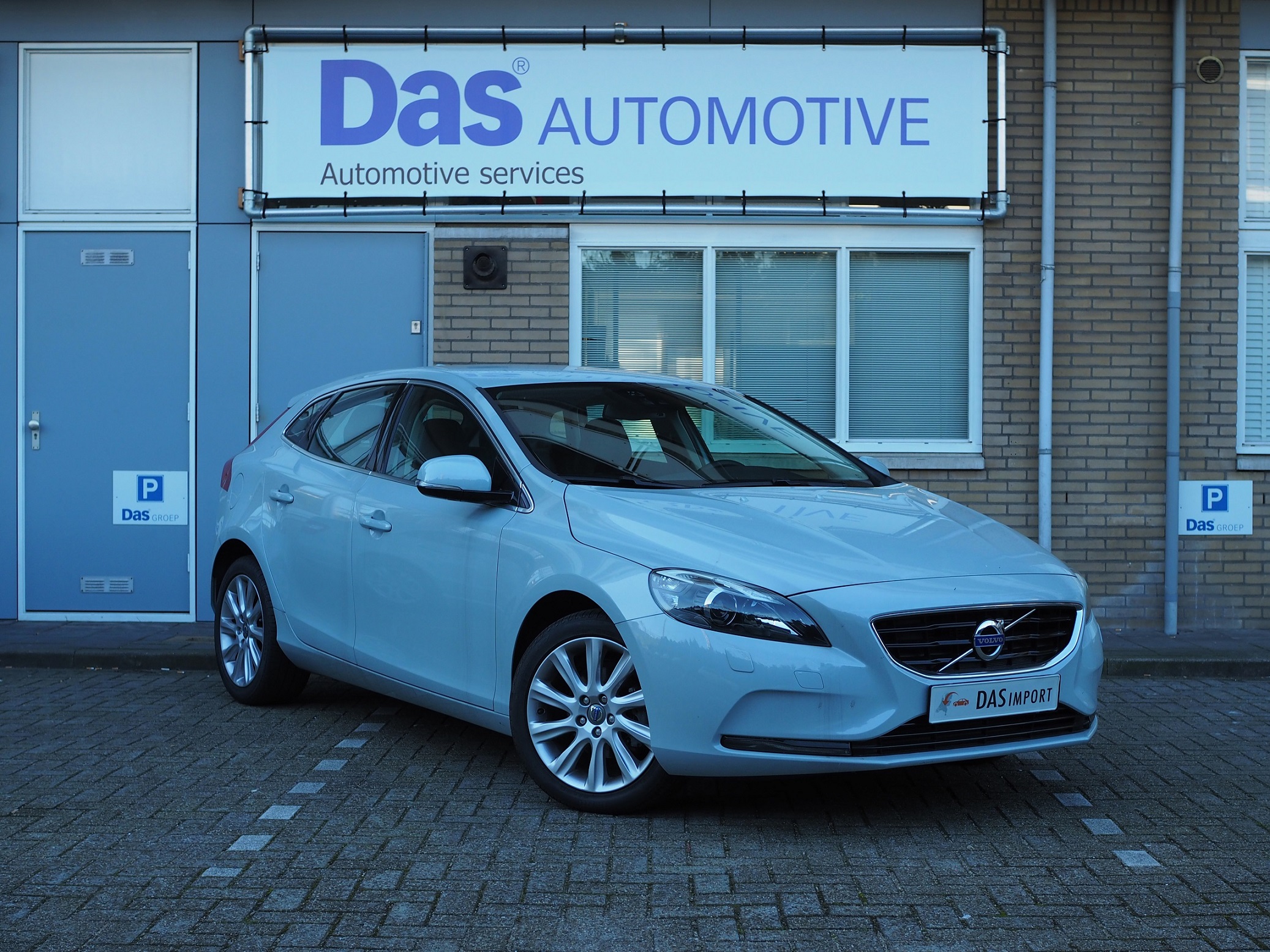 Importauto: Volvo V40 Summem D2 7/2013