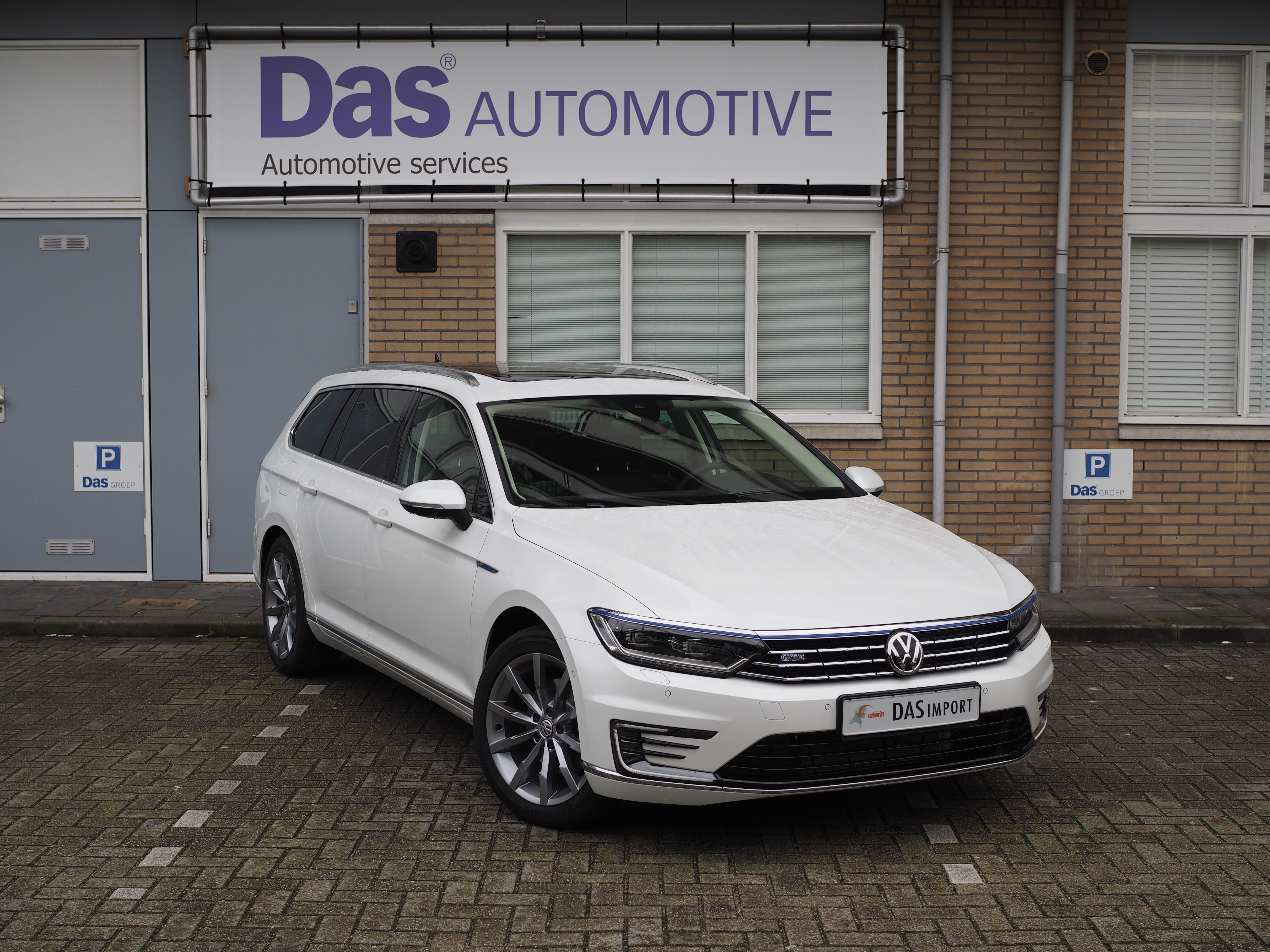 Importauto: Volkswagen Passat Variant 1.4 TSI Plug-In-Hybrid 10/2015