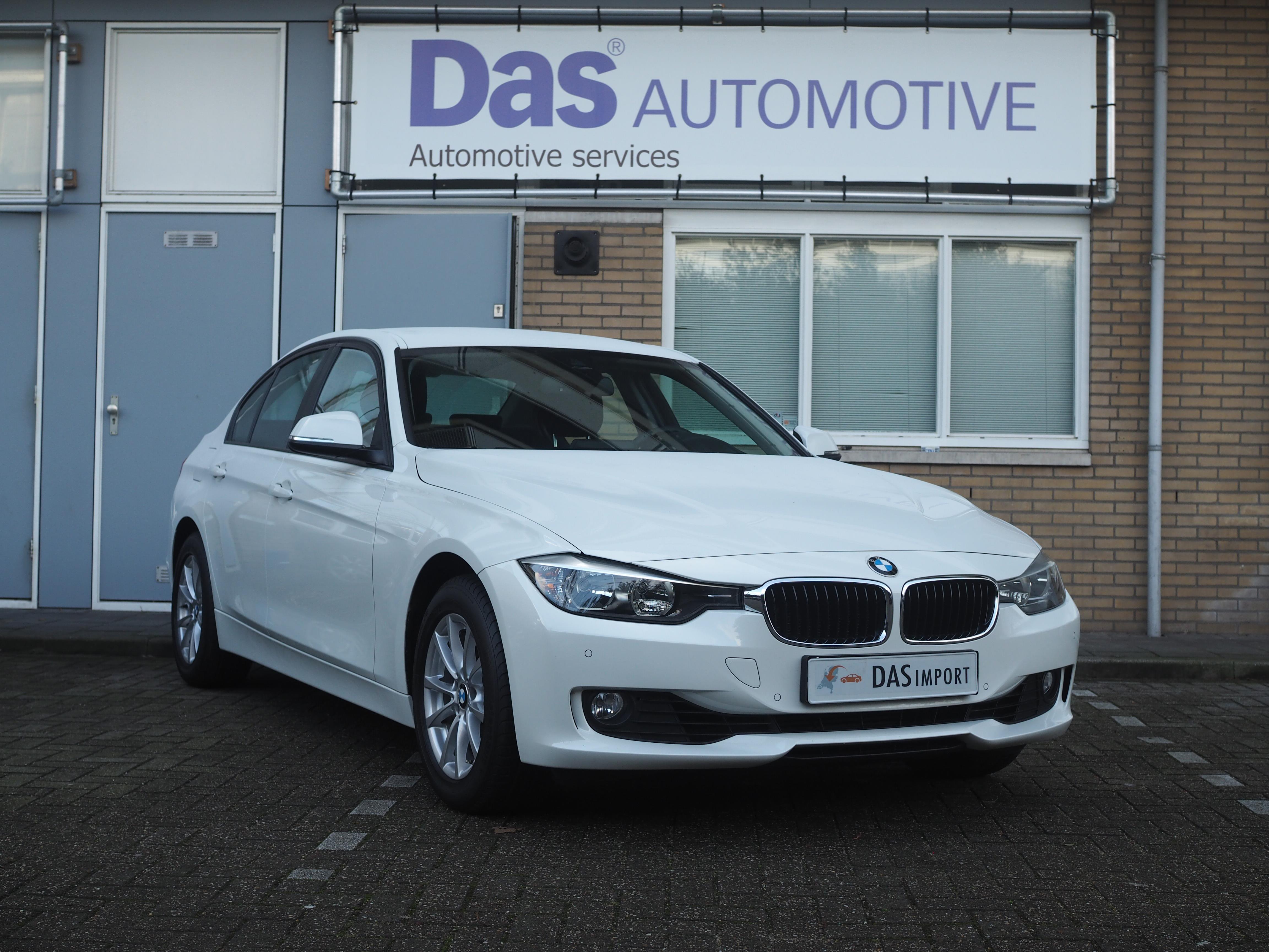 Importauto: BMW 3-Serie Sedan 320iA 9/2012