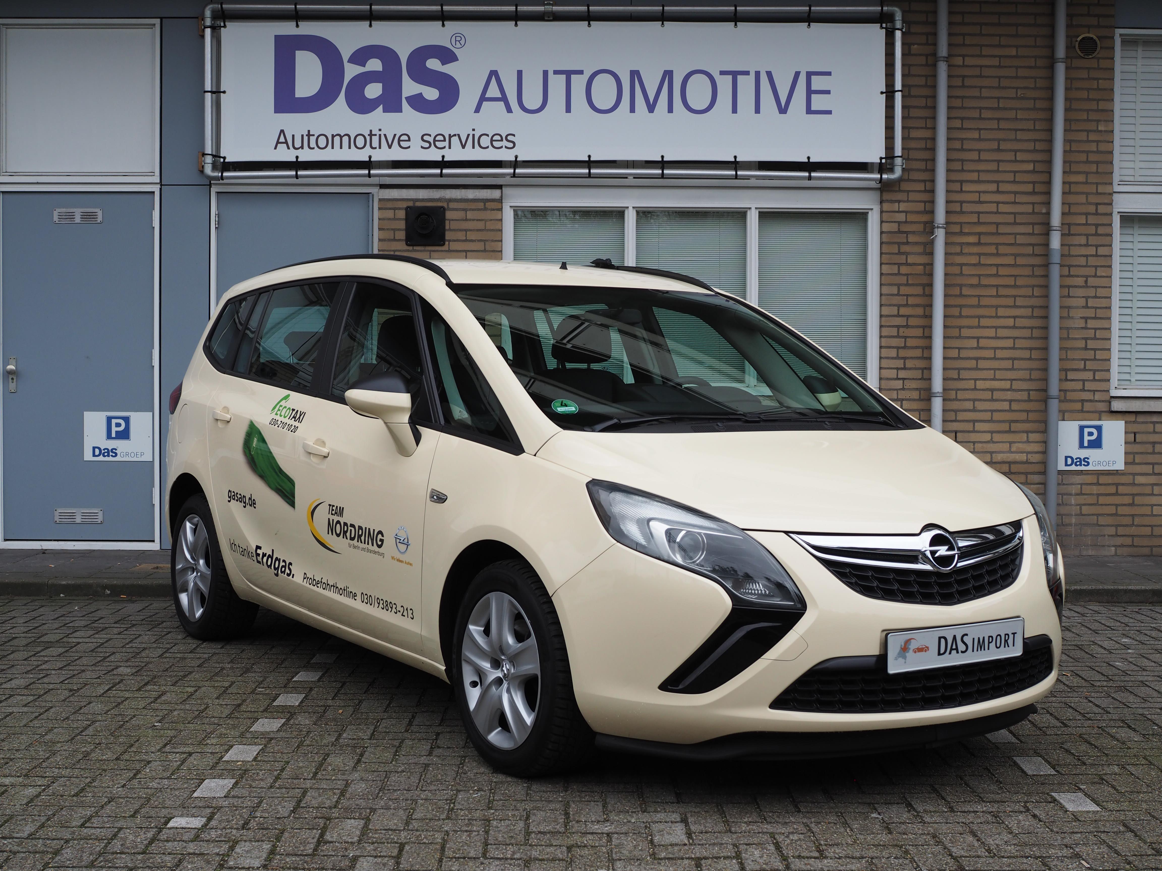 Importauto: Opel Zafira Tourer Edition  3/2013