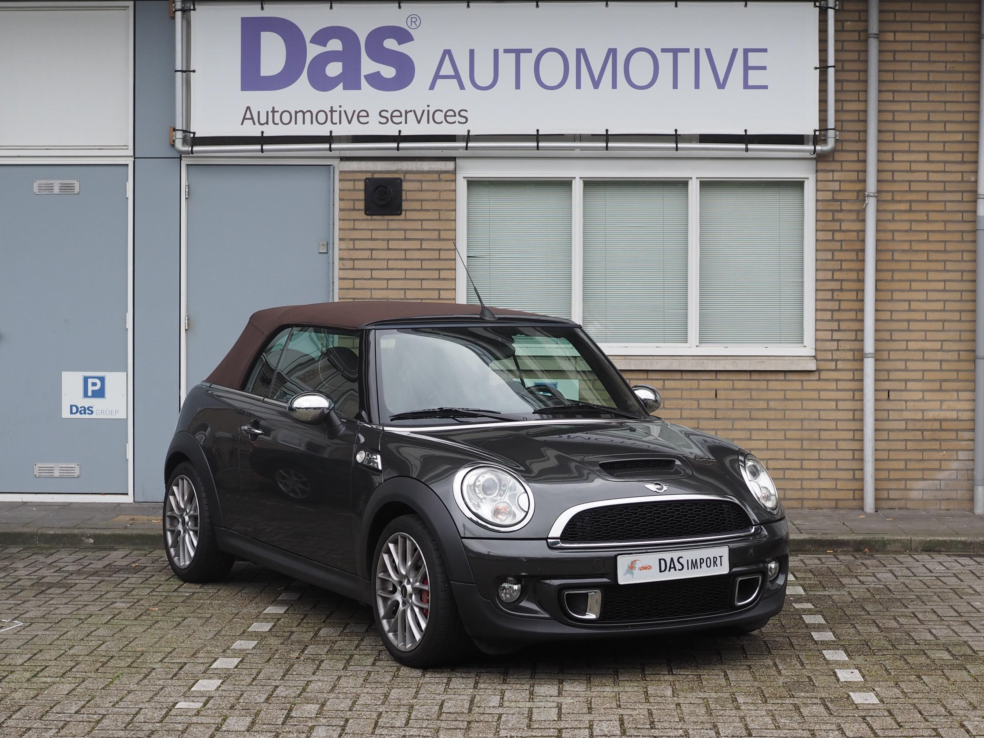 Importauto: Mini Cooper John Cooper Works Cabriolet 8/2011