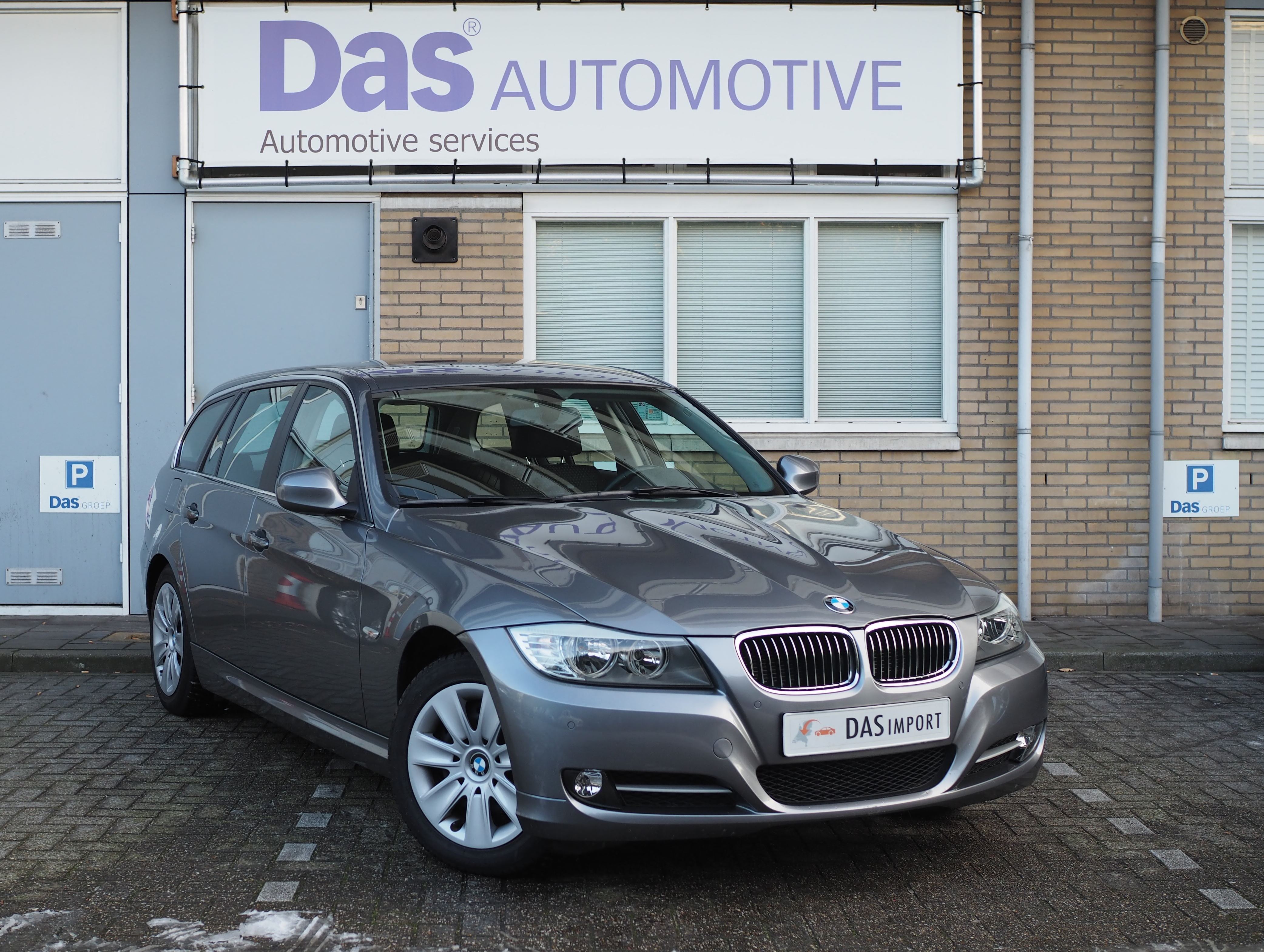 Importauto: BMW 3-serie 318i Touring  10/2010