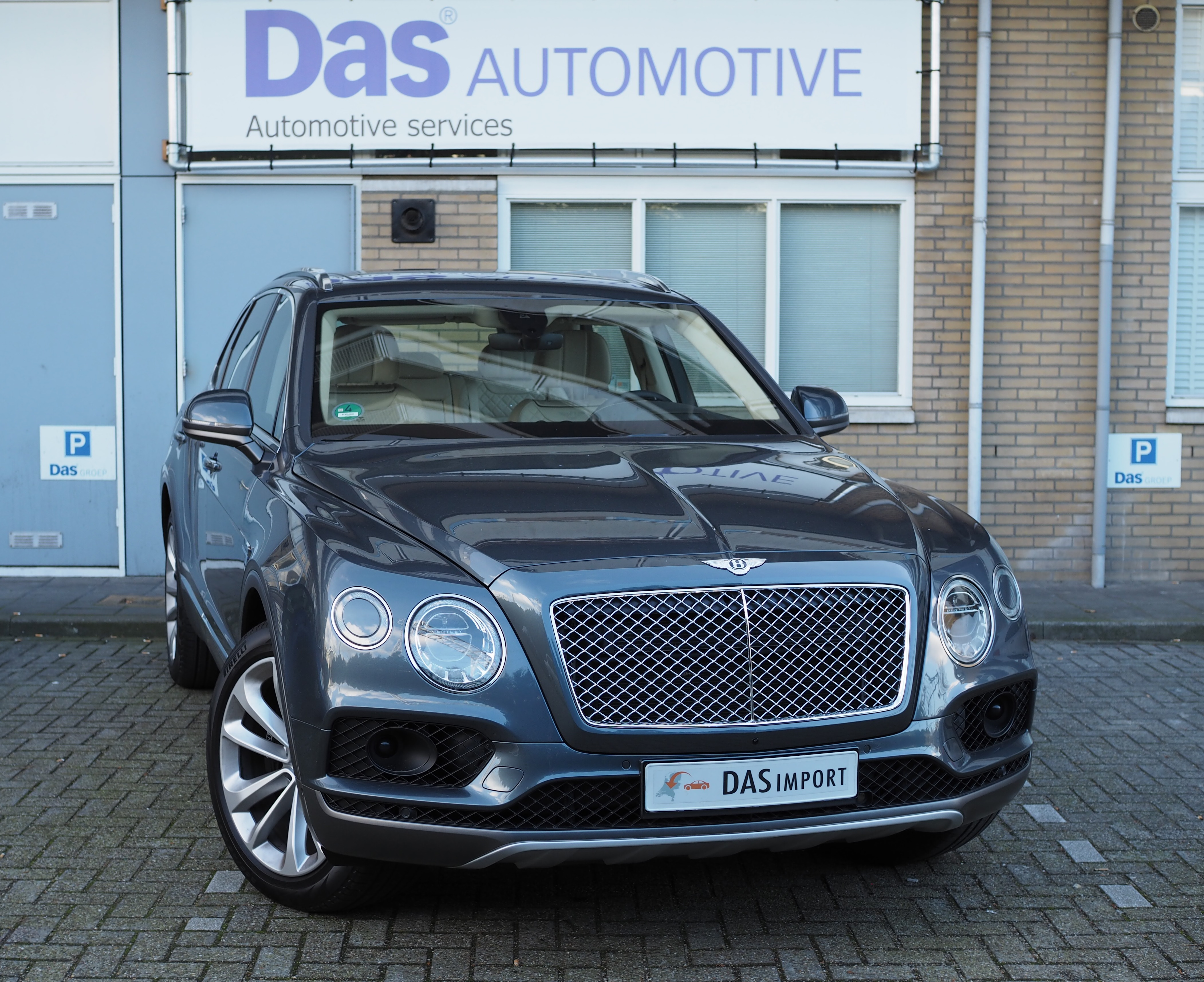 Importauto: Bentley Bentayga W12 1/2016