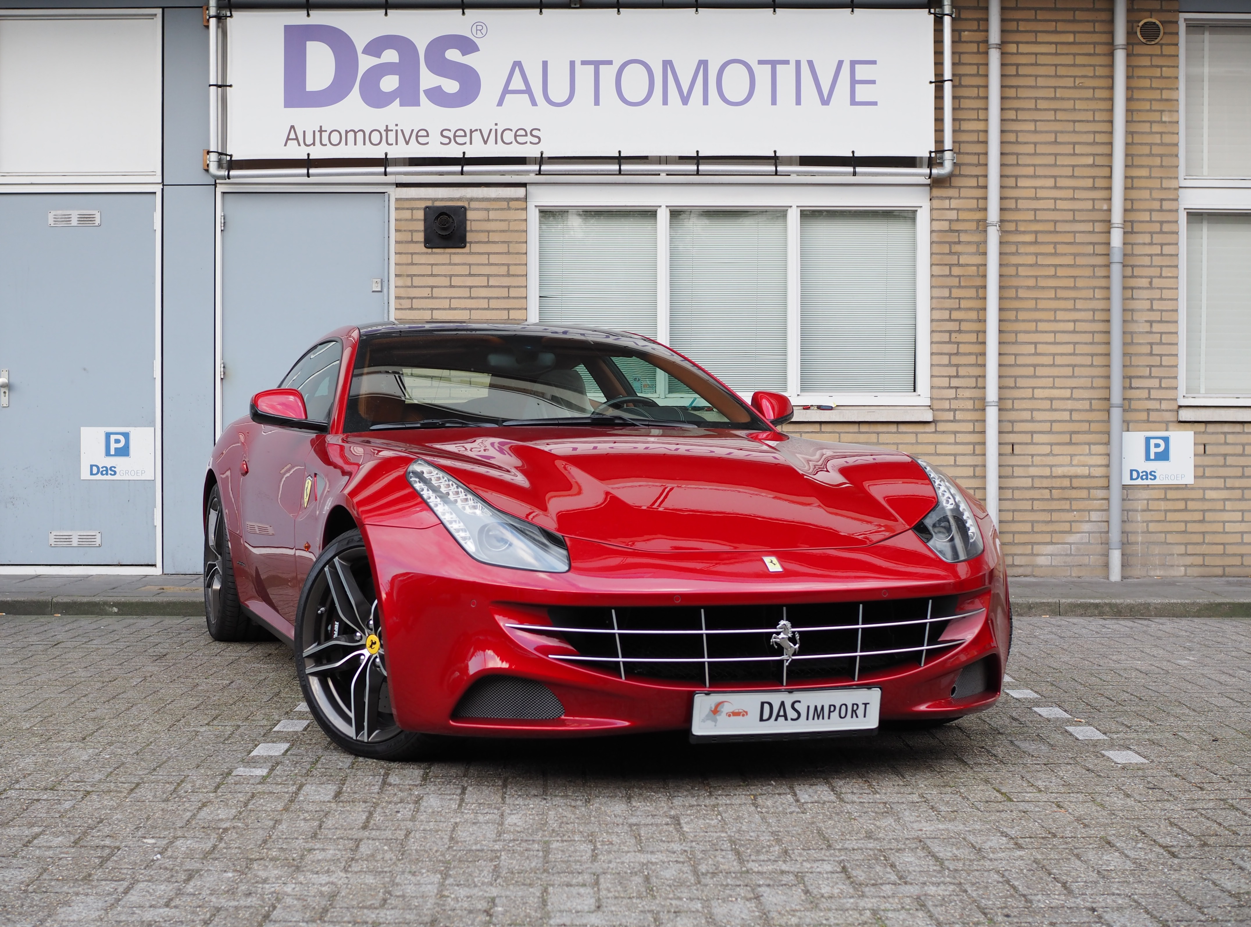 Importauto: Ferrari FF 6.3 V12 HELE 10/2014