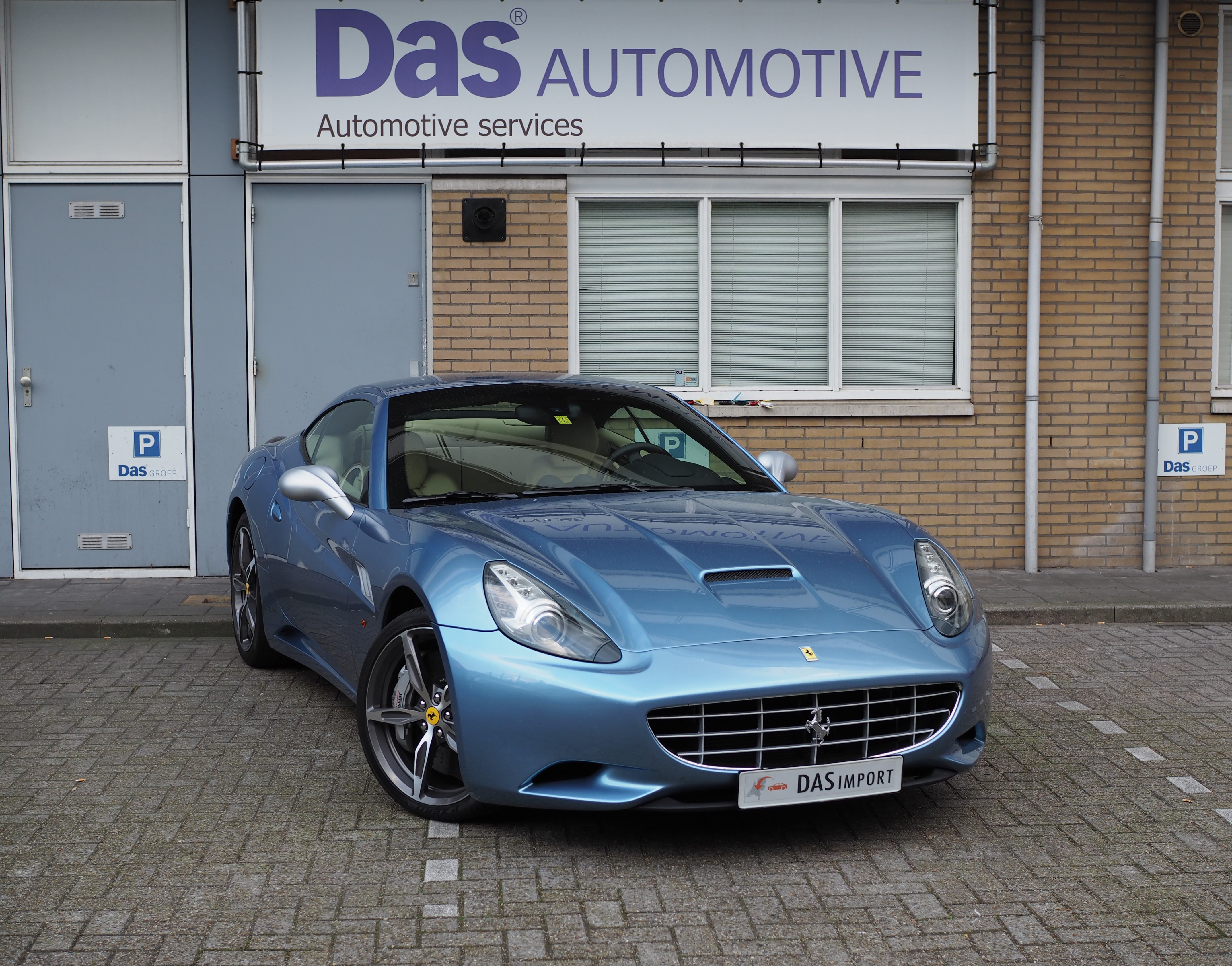 Importauto: Ferrari California 4.3 V8 1/2009
